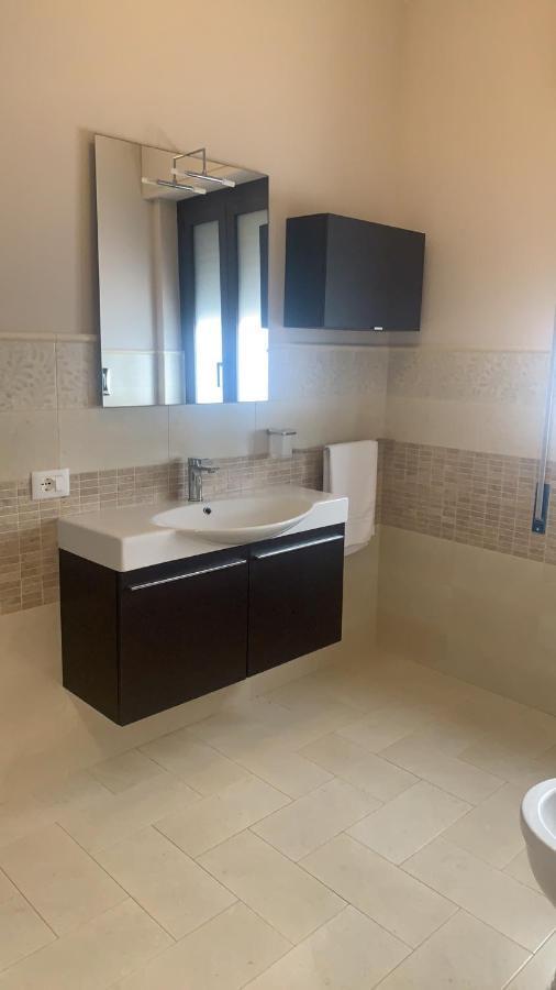 Athena Rooms With Private Spa Пакино Екстериор снимка